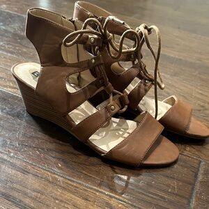 White Mountain Brown Lace-Up‎ Wedges